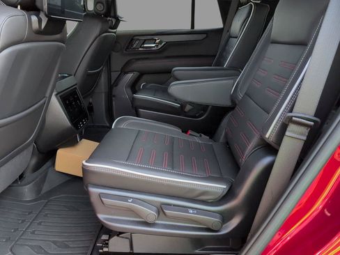Certified 2025 GMC Yukon AT4 Ultimate AWD/4WD image 32