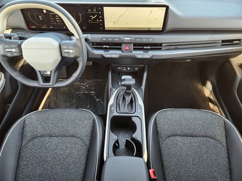 New 2025 Kia K4 GT-Line image 18
