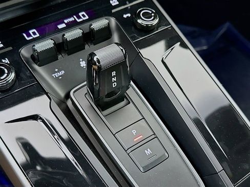 Used 2025 Porsche 911 Carrera image 18