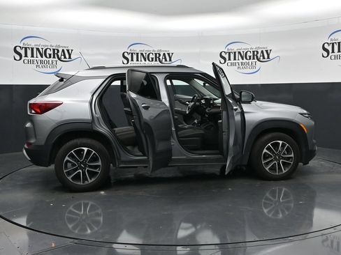 Used 2025 Chevrolet TrailBlazer LT FWD image 36