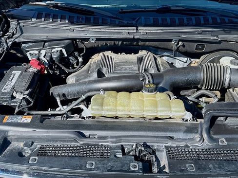 Used 2020 Ford Expedition XLT image 31