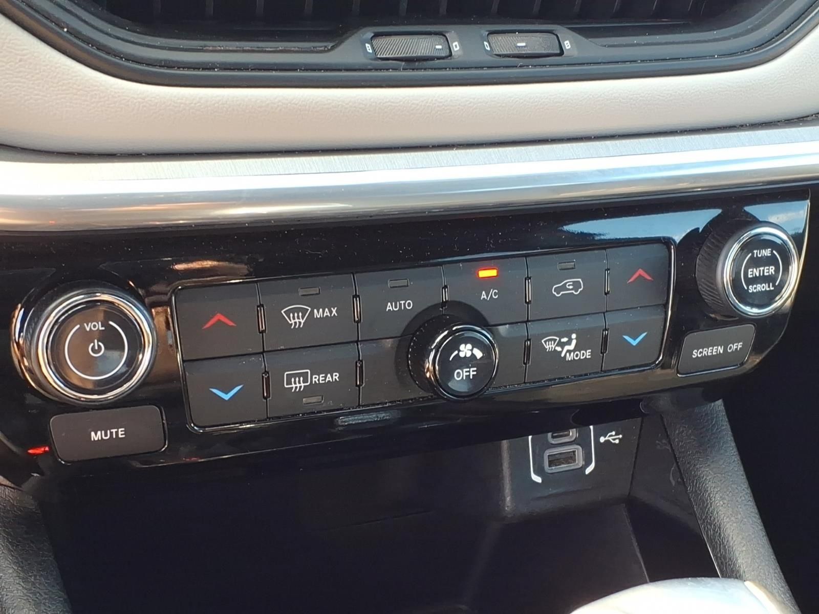 Used 2024 Jeep Compass Limited AWD/4WD image 19