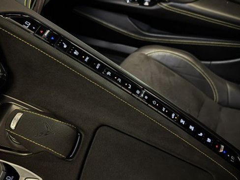 Used 2024 Chevrolet Corvette Stingray Premium Cpe w/ Z51 Performance Package RWD image 9