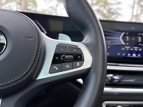 Certified 2025 BMW X5 xDrive40i w/ Executive Package image 23