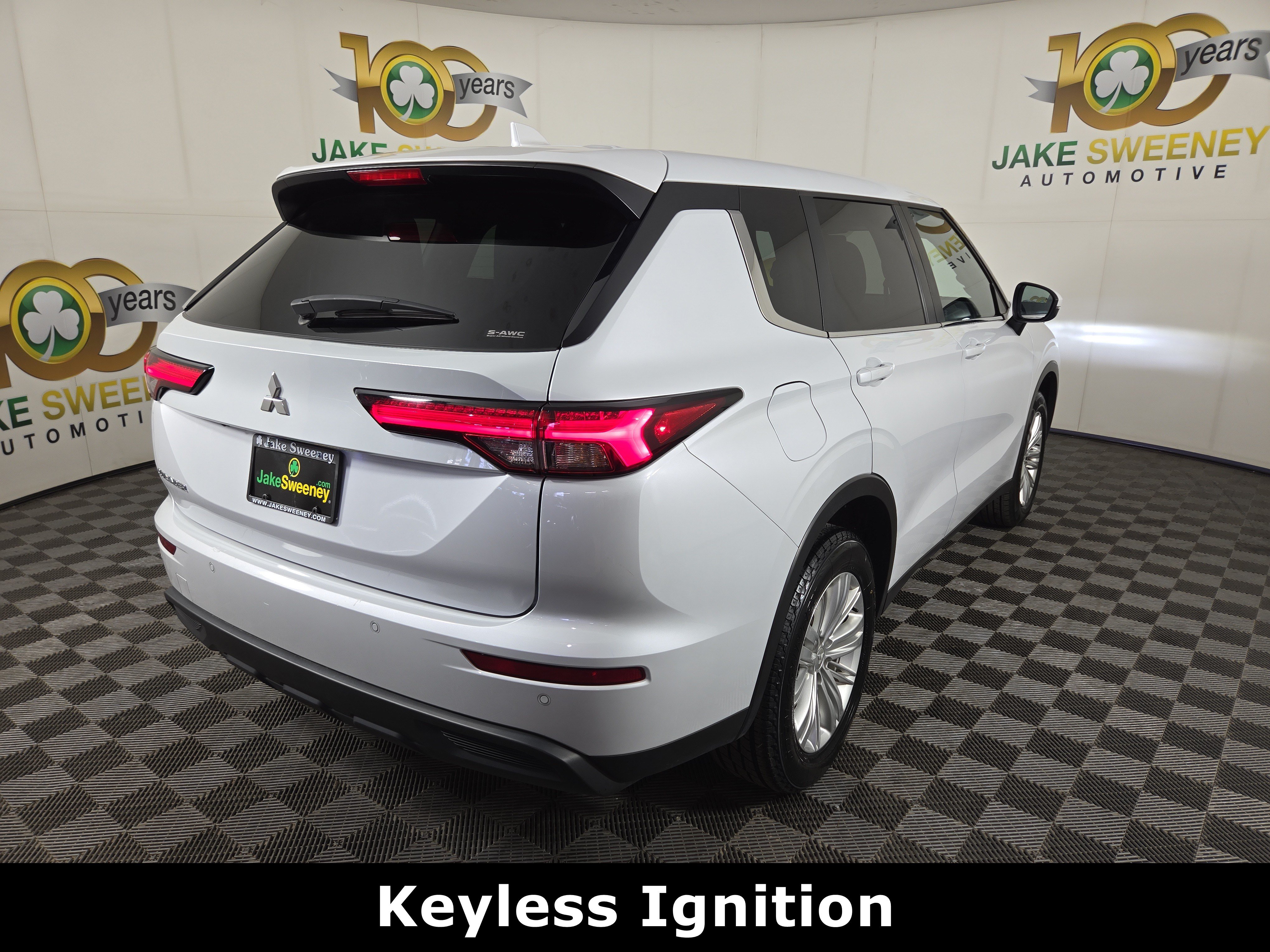 Used 2024 Mitsubishi Outlander ES AWD/4WD image 10