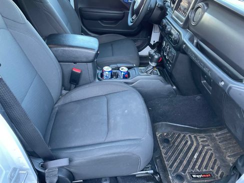 Used 2023 Jeep Wrangler Unlimited AWD/4WD image 12