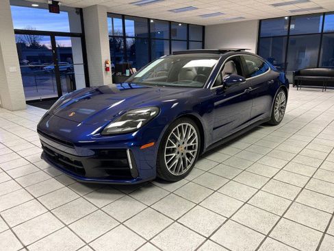 Used 2024 Porsche Panamera 4 image 7