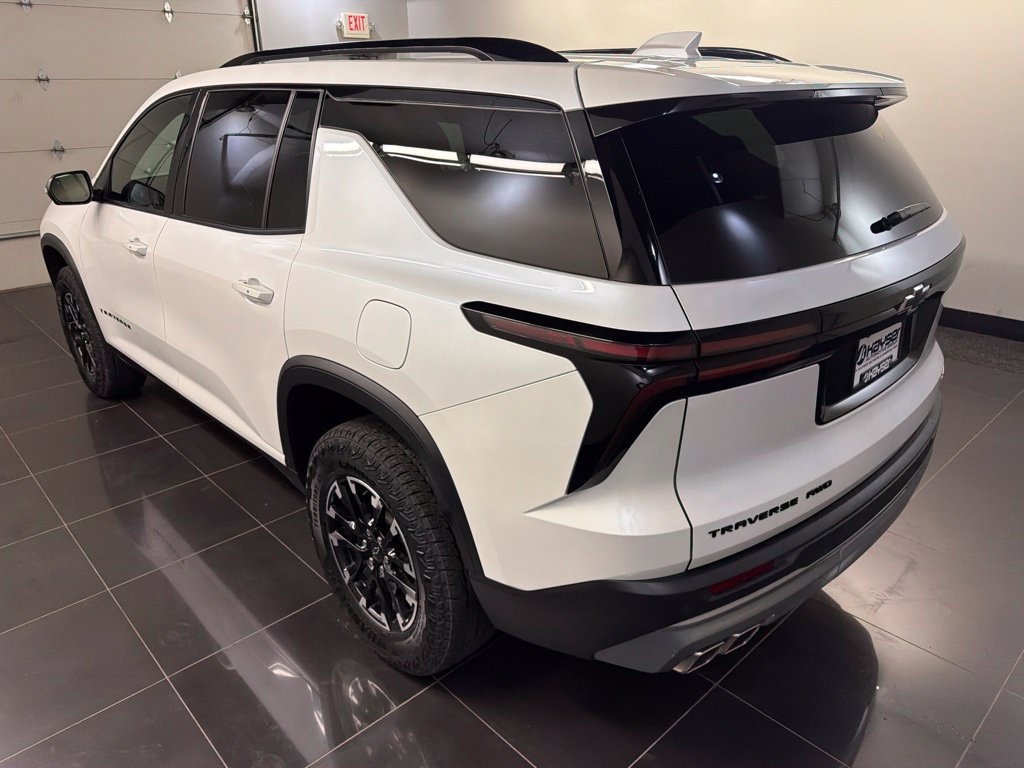 Used 2024 Chevrolet Traverse Z71 AWD/4WD image 4