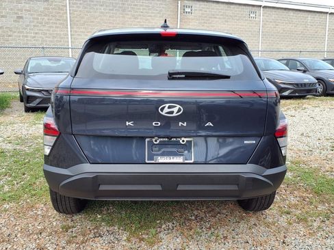 New 2026 Hyundai Kona SE image 4