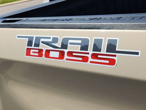 Used 2023 Chevrolet Silverado 1500 Custom Trail Boss w/ LPO, Dark Essentials Package image 9