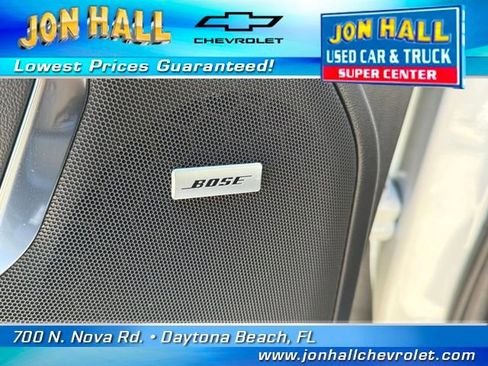 Used 2025 Chevrolet Suburban Premier image 22