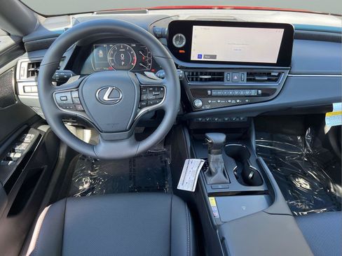 Used 2025 Lexus ES 350 w/ Premium Package FWD image 16