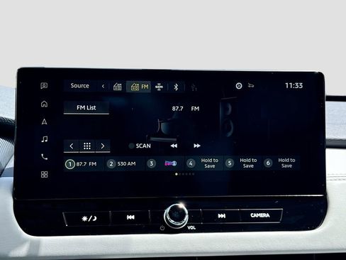 Used 2025 Mitsubishi Outlander SE image 16