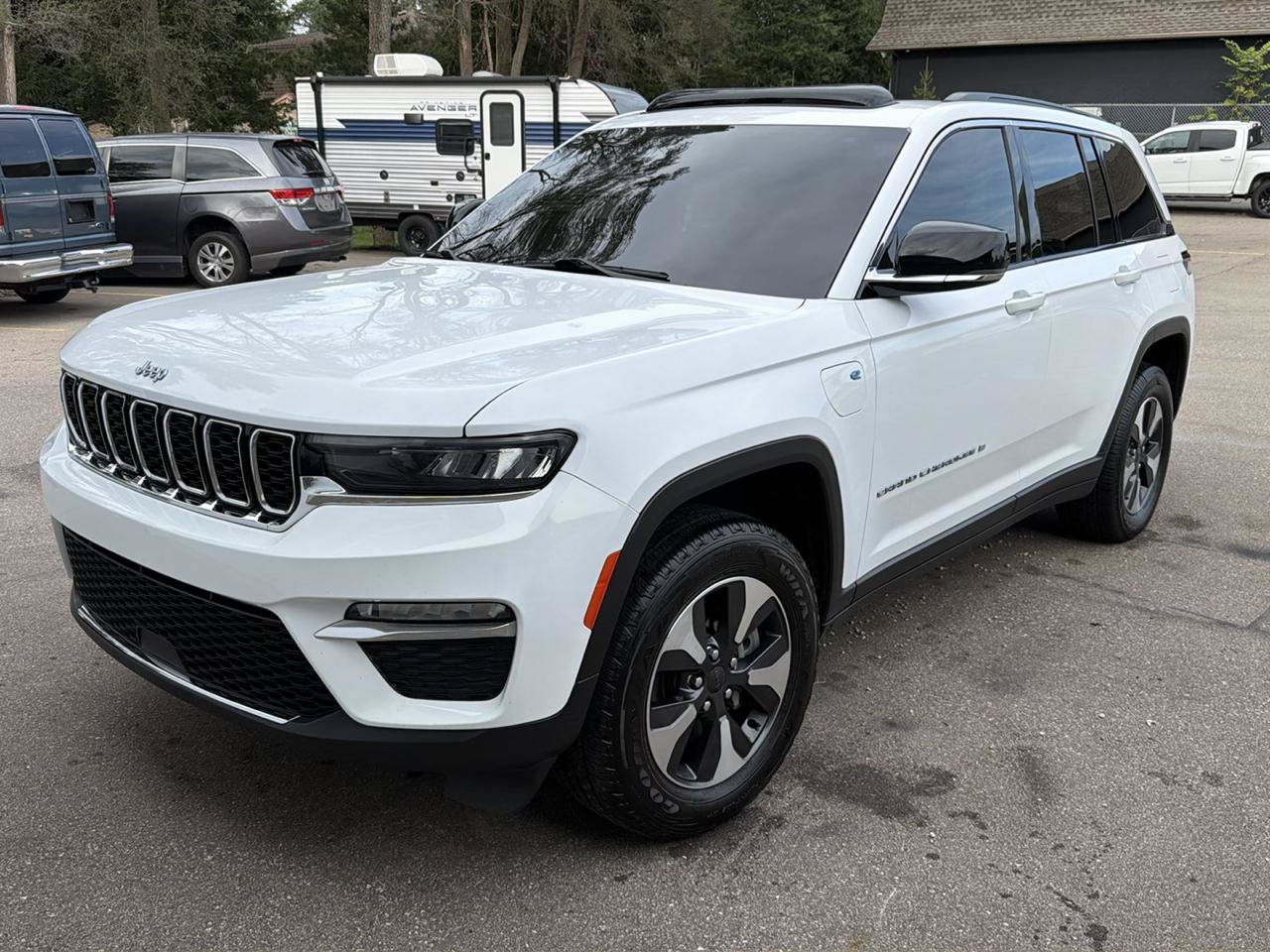 Used 2024 Jeep Grand Cherokee Limited 4xe AWD/4WD image 2