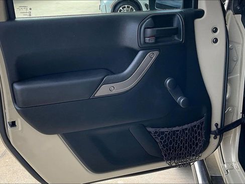 Used 2018 Jeep Wrangler Unlimited Sport image 17