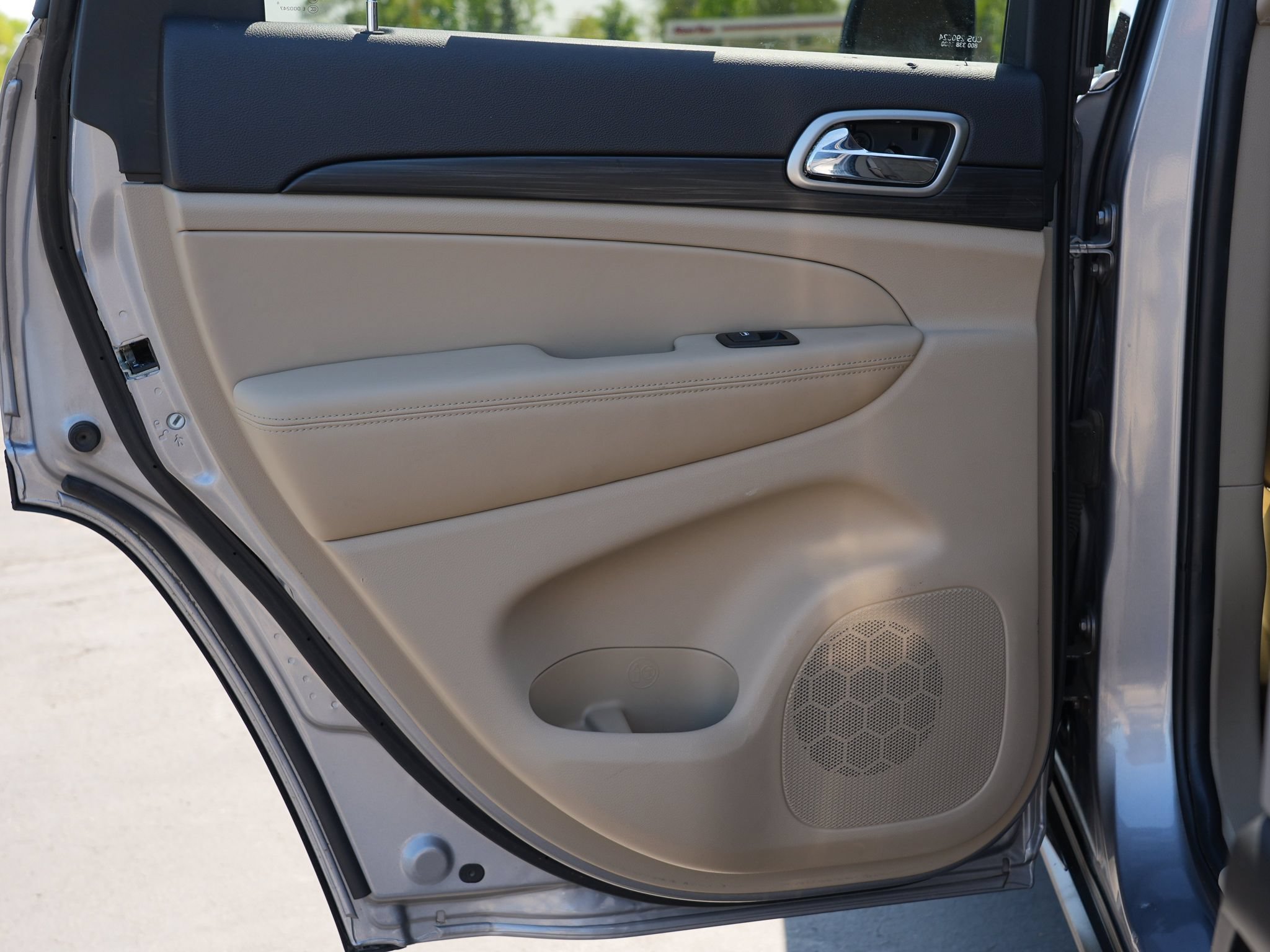 Used 2019 Jeep Grand Cherokee Laredo AWD/4WD image 20