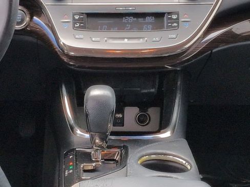 Used 2014 Toyota Avalon XLE Premium FWD image 18