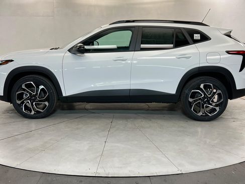 New 2026 Chevrolet Trax RS w/ Sunroof Package FWD image 2