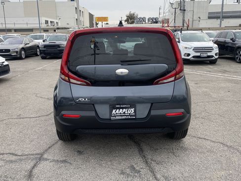 Used 2021 Kia Soul LX image 9