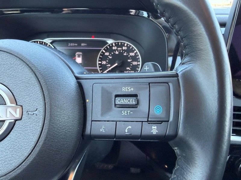 Used 2024 Nissan Pathfinder SV FWD image 12
