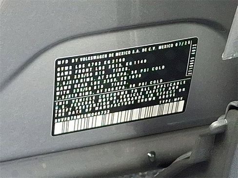 New 2025 Volkswagen Tiguan SE image 22