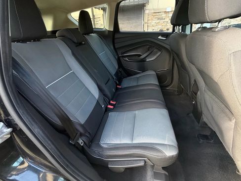 Used 2015 Ford Escape SE image 30