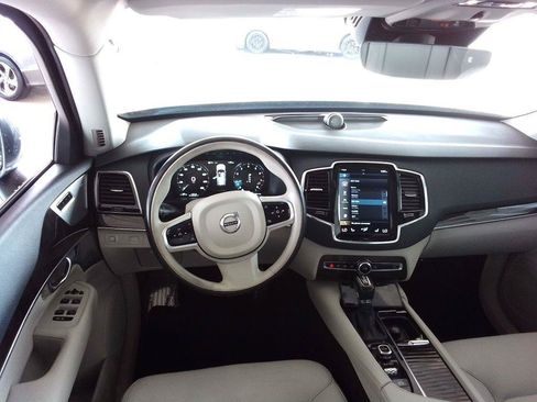 Used 2017 Volvo XC90 T6 Momentum w/ Vision Package AWD/4WD image 7