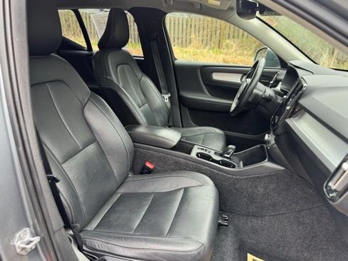 Used 2019 Volvo XC40 T5 Momentum AWD/4WD image 19