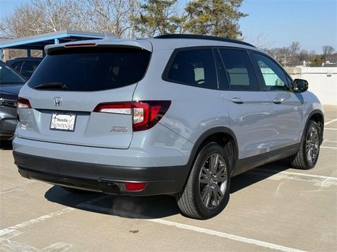 Used 2022 Honda Pilot Sport image 3