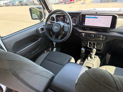 Used 2024 Jeep Wrangler Unlimited Sport AWD/4WD image 45