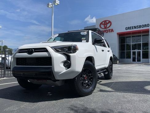 Used 2021 Toyota 4Runner Venture w/ Moonroof Package AWD/4WD image 4