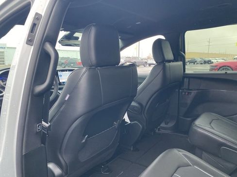 New 2026 Chrysler Voyager LX image 22
