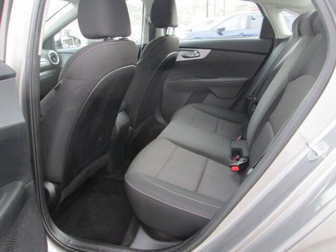 Used 2022 Kia Forte LXS w/ LXS Technology Package image 11