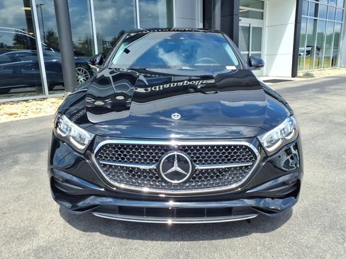 Used 2025 Mercedes-Benz E 350 4MATIC Sedan image 9