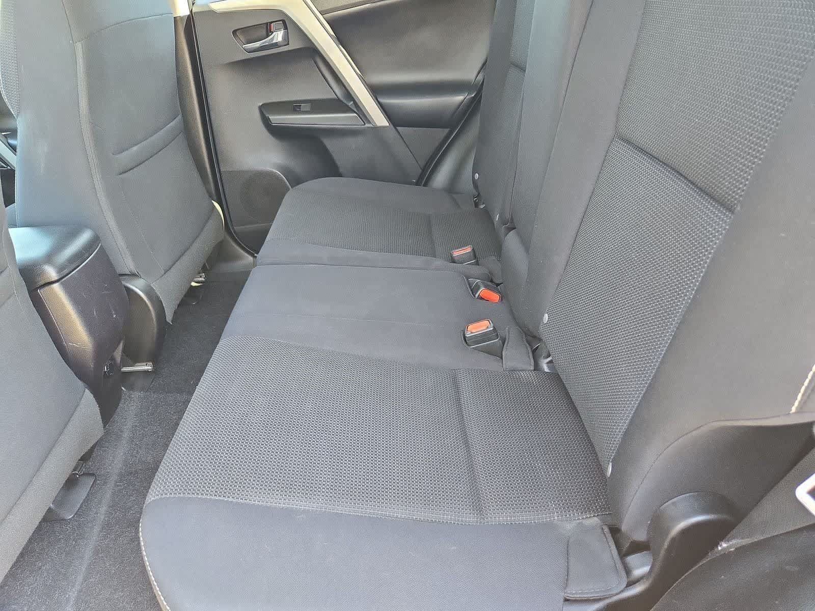Used 2018 Toyota RAV4 XLE FWD image 19