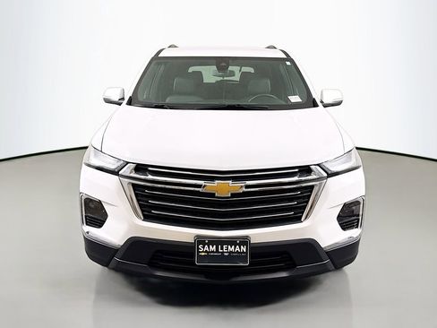 Used 2024 Chevrolet Traverse LT image 2