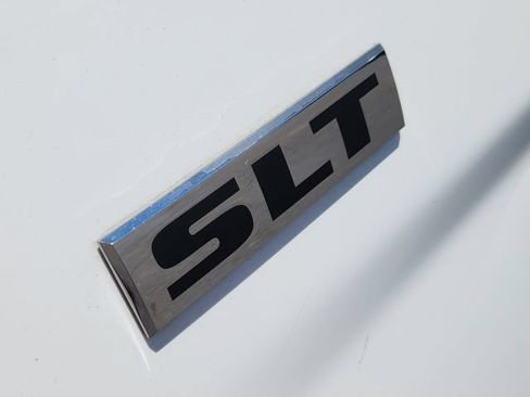 Used 2016 RAM 1500 Classic SLT RWD image 12