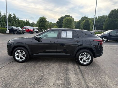 Used 2024 Chevrolet Trax LS w/ LS Convenience Package FWD image 2