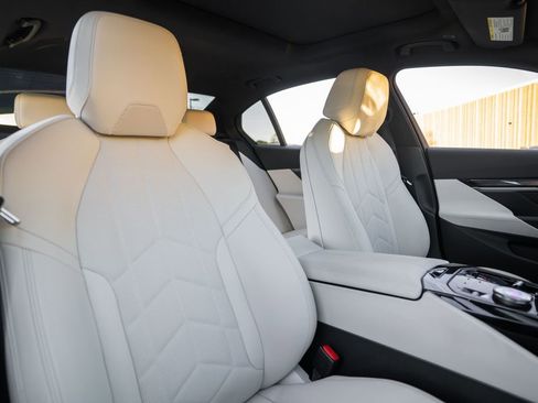 Used 2025 BMW i5 xDrive40 w/ M Sport Package image 12