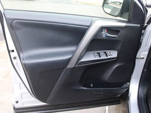 Used 2016 Toyota RAV4 XLE image 20