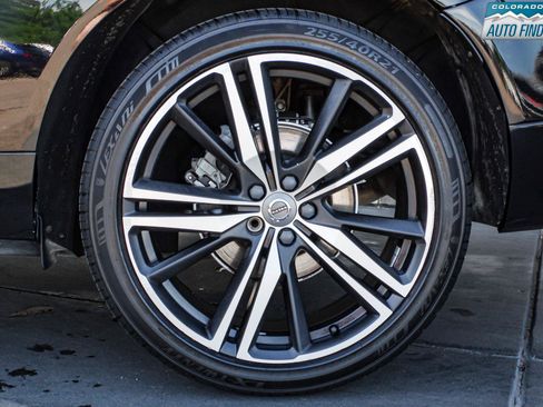 Used 2018 Volvo XC60 T5 R-Design w/ Convenience Package AWD/4WD image 25
