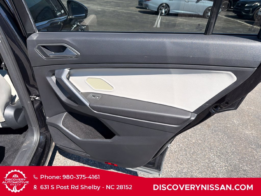 Used 2021 Volkswagen Tiguan SEL FWD image 38