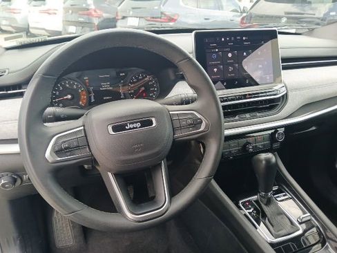 Used 2024 Jeep Compass Latitude AWD/4WD image 19