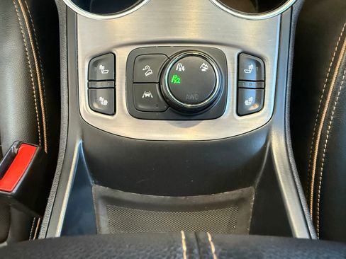 Used 2024 GMC Terrain AT4 image 27