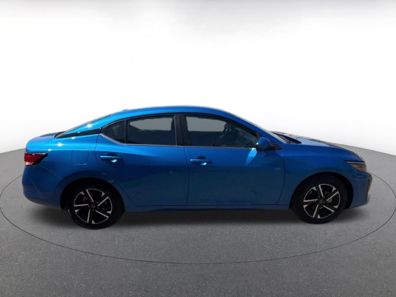 Used 2025 Nissan Sentra SV FWD image 15