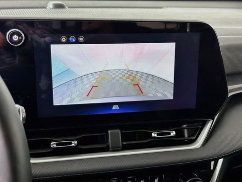 Used 2025 Chevrolet Equinox LT AWD/4WD image 19