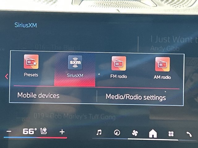 Certified 2025 BMW X7 M60i AWD/4WD image 9