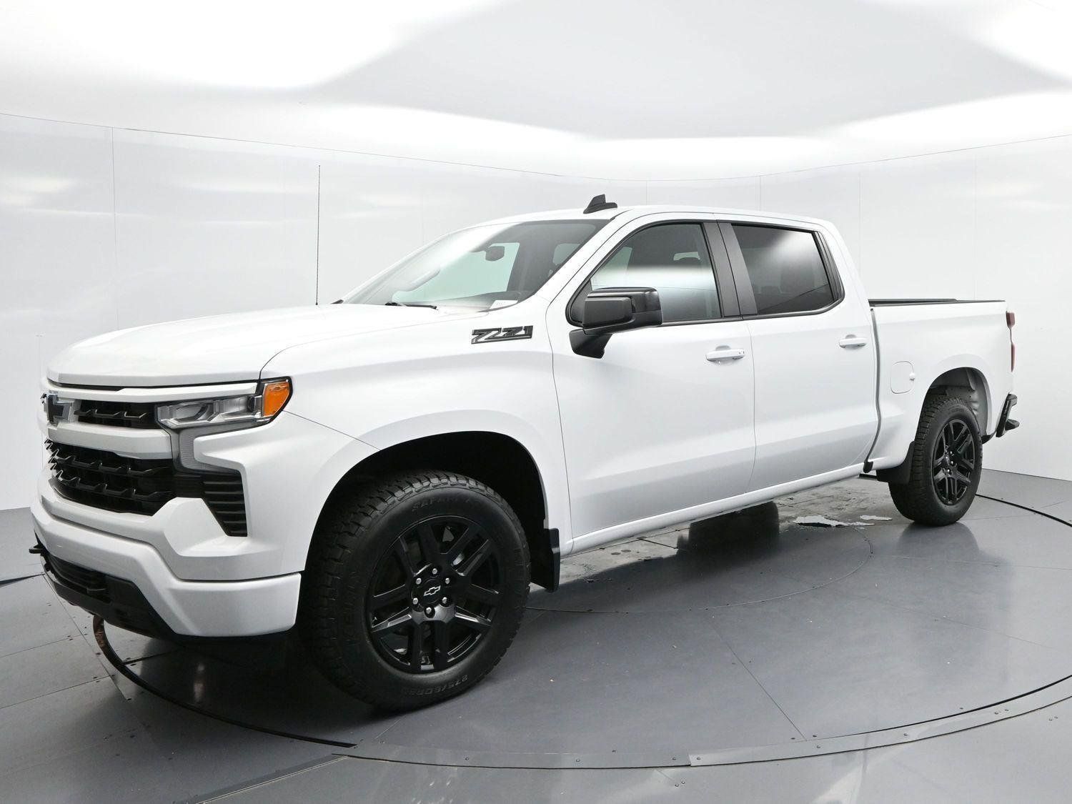 Used 2023 Chevrolet Silverado 1500 RST w/ Z71 Off-Road Package AWD/4WD image 3
