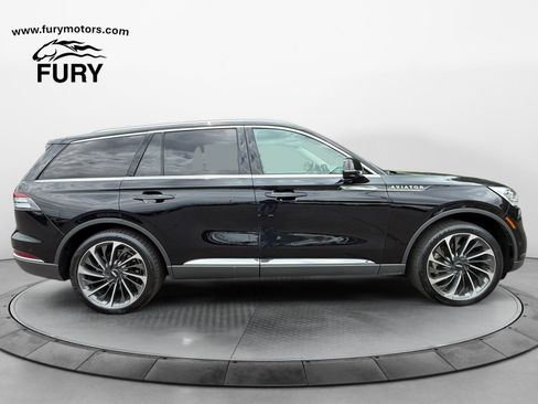 Used 2020 Lincoln Aviator Reserve w/ Equipment Group 202A AWD/4WD image 2