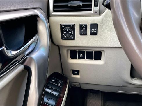 Used 2013 Lexus GX 460 w/ Comfort Plus Pkg AWD/4WD image 33